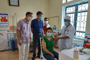 Hình ảnh chi tiết tin tức Thành phố Yên Bái hoàn thành chiến dịch tiêm chủng vắc xin phòng Covid - 19 đợt 7 Hình ảnh tin tức Thành phố Yên Bái hoàn thành chiến dịch tiêm chủng vắc xin phòng Covid - 19 đợt 7