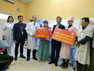 Hình ảnh chi tiết tin tức CHƯƠNG TRÌNH TẶNG THẺ SIM VIETTEL CHO CÔNG DÂN VÀNG 2023 SINH RA TẠI TRUNG TÂM Y TẾ THÀNH PHỐ YÊN BÁI Hình ảnh tin tức CHƯƠNG TRÌNH TẶNG THẺ SIM VIETTEL CHO CÔNG DÂN VÀNG 2023 SINH RA TẠI TRUNG TÂM Y TẾ THÀNH PHỐ YÊN BÁI