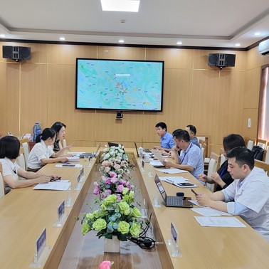 Hình ảnh chi tiết tin tức Trung tâm Y tế thành phố và Công ty TNHH Mai Linh Yên Bái ký kết hiệp đồng cam kết thực hiện giảm 10% giá cước xe đưa đón người dân Hình ảnh tin tức Trung tâm Y tế thành phố và Công ty TNHH Mai Linh Yên Bái ký kết hiệp đồng cam kết thực hiện giảm 10% giá cước xe đưa đón người dân