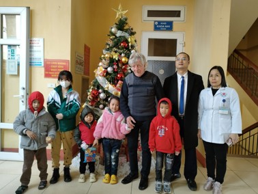 Hình ảnh chi tiết tin tức Hội hữu nghị Chevilly Larue-Yên Bái thăm và làm việc tại Trung tâm Y tế thành phố Yên Bái Hình ảnh tin tức Hội hữu nghị Chevilly Larue-Yên Bái thăm và làm việc tại Trung tâm Y tế thành phố Yên Bái