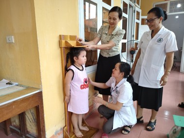 Hình ảnh chi tiết tin tức Bệnh viện Sản - Nhi tỉnh Yên Bái Giám sát hỗ trợ triển khai thực hiện Chiến dịch cân trẻ tại Trạm Y tế phường Nguyễn Thái Học Hình ảnh tin tức Bệnh viện Sản - Nhi tỉnh Yên Bái Giám sát hỗ trợ triển khai thực hiện Chiến dịch cân trẻ tại Trạm Y tế phường Nguyễn Thái Học