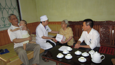 Hình ảnh chi tiết tin tức NHỮNG HOẠT ĐỘNG “UỐNG NƯỚC, NHỚ NGUỒN” CỦA TRUNG TÂM Y TẾ THÀNH PHỐ Hình ảnh tin tức NHỮNG HOẠT ĐỘNG “UỐNG NƯỚC, NHỚ NGUỒN” CỦA TRUNG TÂM Y TẾ THÀNH PHỐ