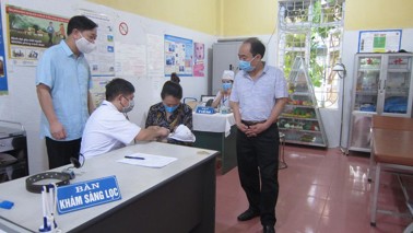 Hình ảnh chi tiết tin tức Thành phố Yên Bái triển khai tiêm chủng mở rộng trở lại Hình ảnh tin tức Thành phố Yên Bái triển khai tiêm chủng mở rộng trở lại