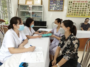 Hình ảnh chi tiết tin tức Khám sức khỏe cho các cơ sở kinh doanh, chế biến, sản xuất thực phẩm và các bếp ăn tập thể Hình ảnh tin tức Khám sức khỏe cho các cơ sở kinh doanh, chế biến, sản xuất thực phẩm và các bếp ăn tập thể