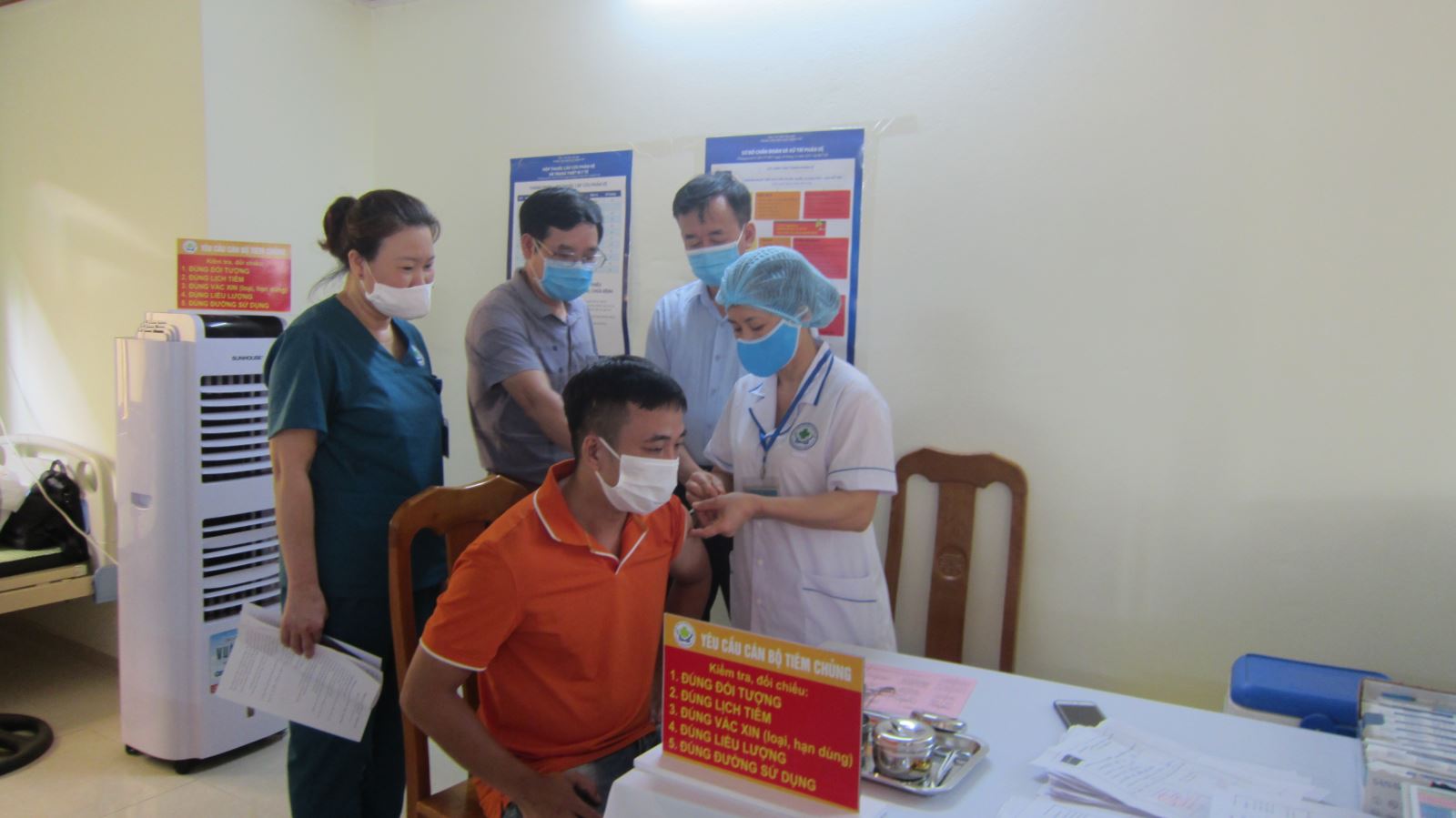 Triển khai Chiến dịch tiêm chủng vắc xin phòng COVID – 19 năm 2021 – 2022 trên địa bàn thành phố Yên Bái (đợt 1)
