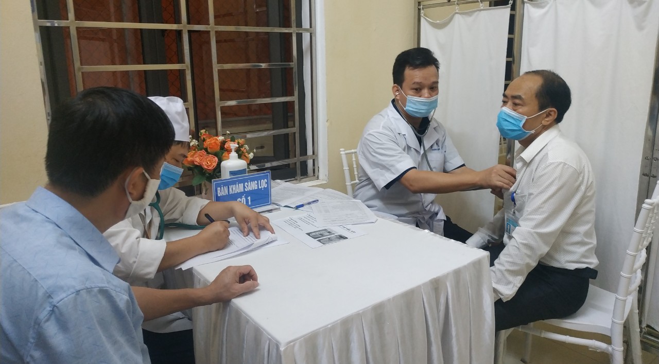 Trung tâm Y tế thành phố Yên Bái triển khai tiêm vắc xin phòng Covid – 19 đợt 1 năm 2021