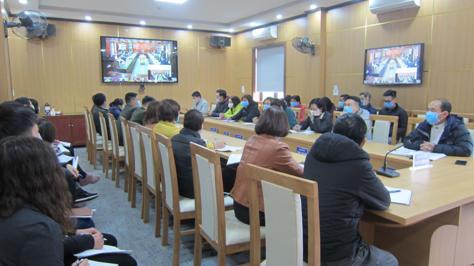 Điểm cầu Trung tâm Y tế thành phố Yên Bái tham dự  tập huấn trực tuyến triển khai phần mềm giám sát Covid - 19