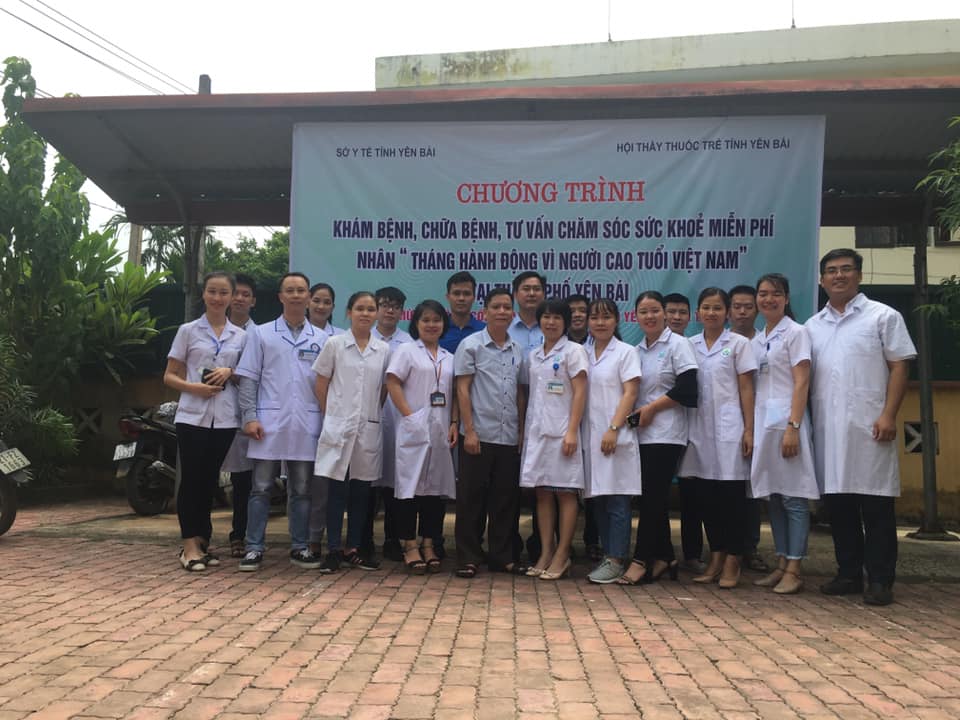 Khám chữa bệnh, tư vấn miễn phí cho người cao tuổi tại xã Tân Thịnh nhân ‛‛Tháng hành động vì người cao tuổi Việt Nam” năm 2020