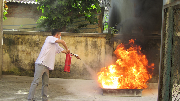 Huấn luyện nghiệp vụ phòng cháy và chữa cháy tại Trung tâm Y tế thành phố Yên Bái
