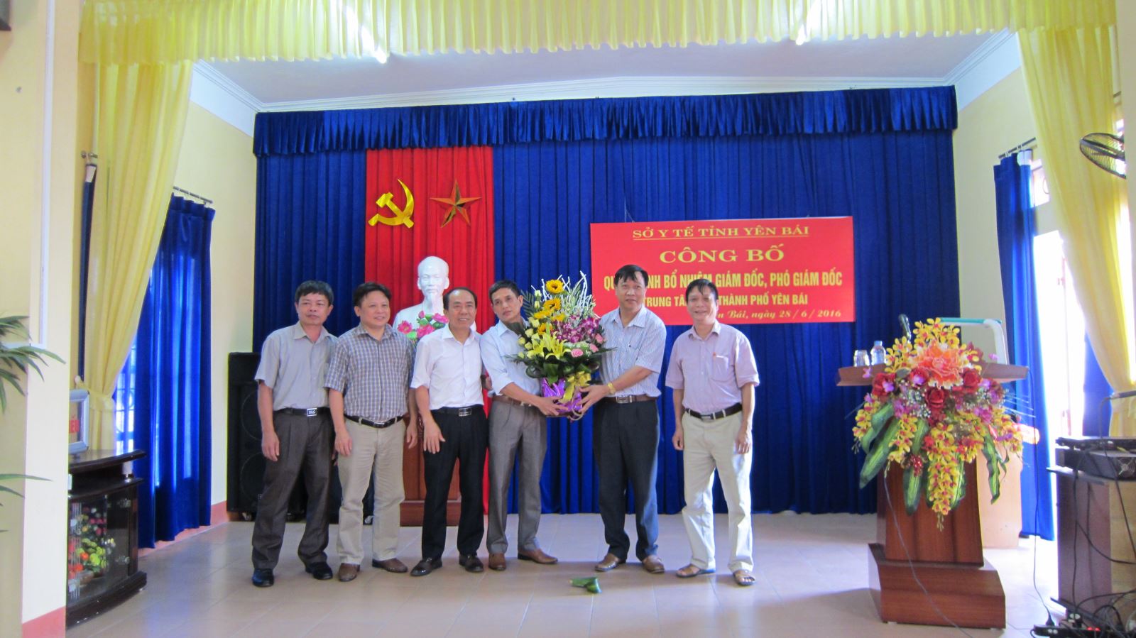 Lễ công bố quyết định bổ nhiệm bộ máy lãnh đạo của trung tâm Y tế thành phố Yên Bái