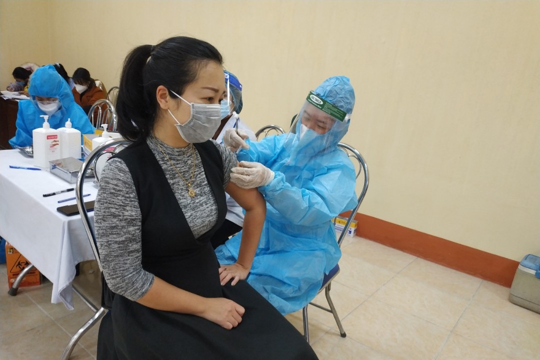 Thành phố Yên Bái triển khai tiêm vắc xin phòng Covid -19 liều bổ sung và nhắc lại cho người từ 18 tuổi trở lên